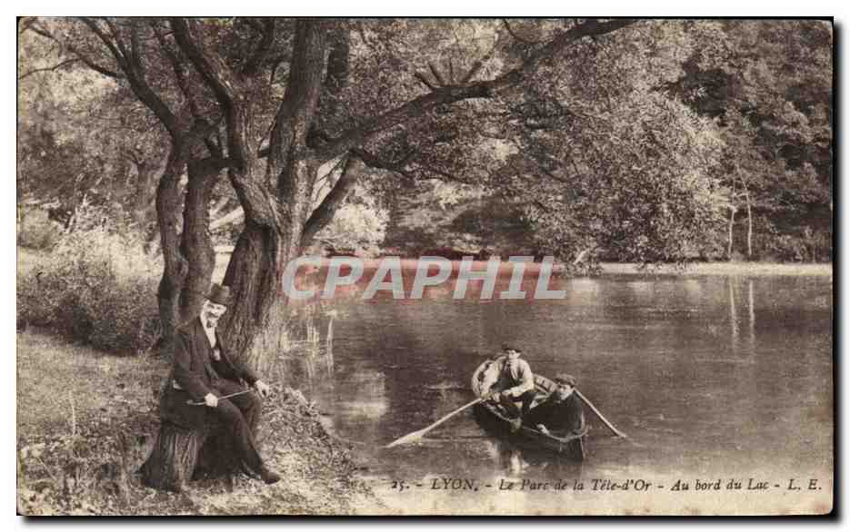 LYON - Le Parc de la Tête-d'Or - Au bord du Lac - L. E.