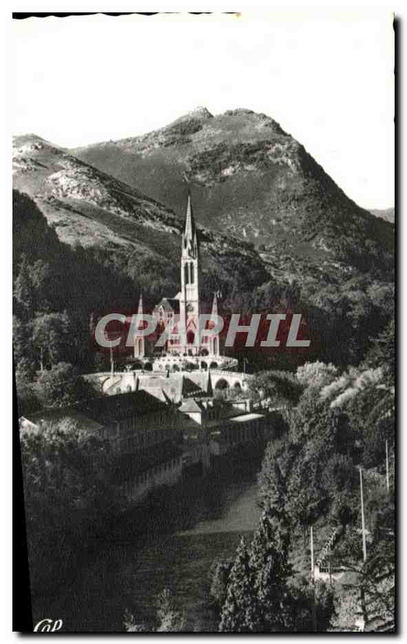 CPA Lourdes La Basilique et le Gave