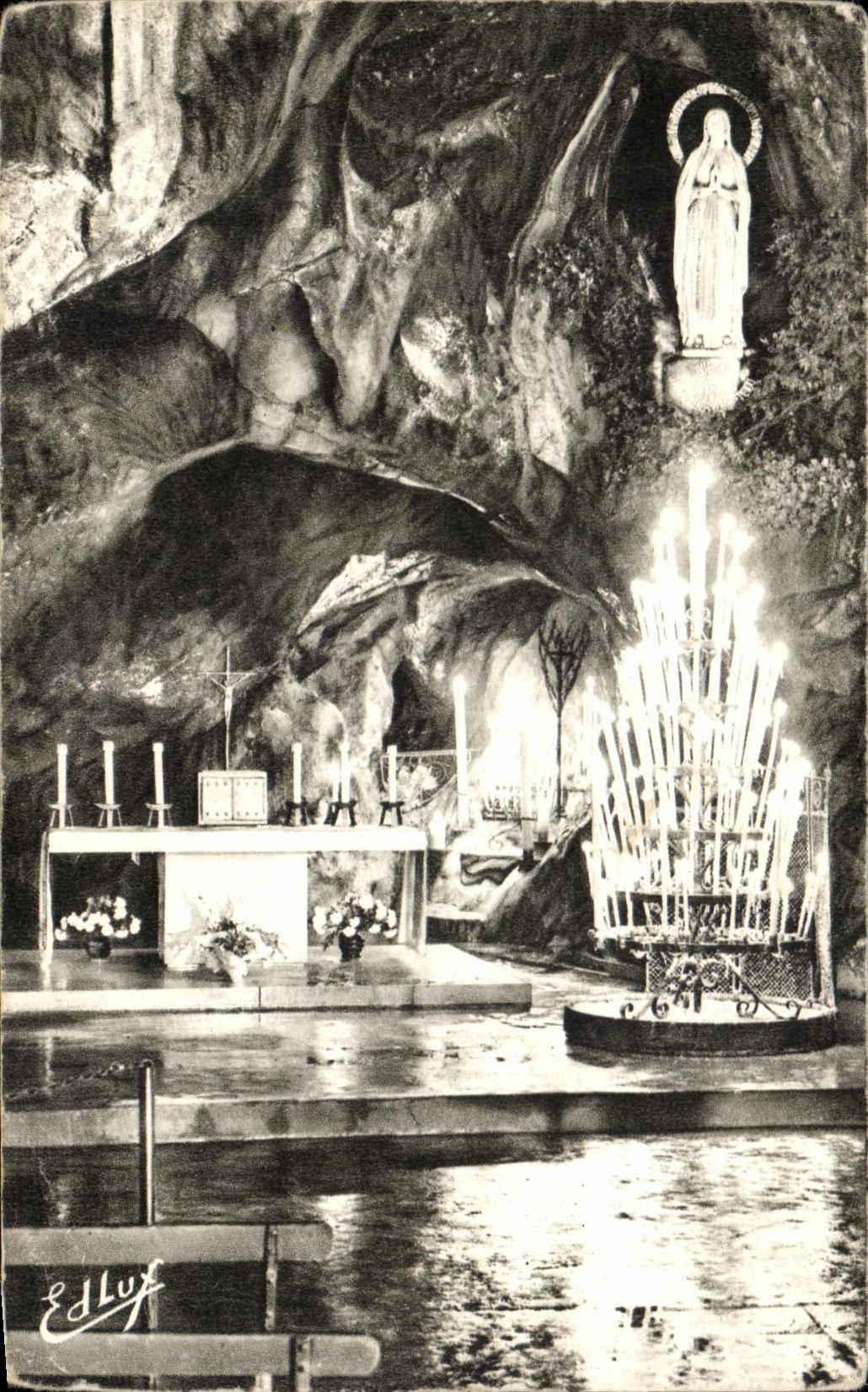 CPA Lourdes La Grotte Miracucuesse de Nuit