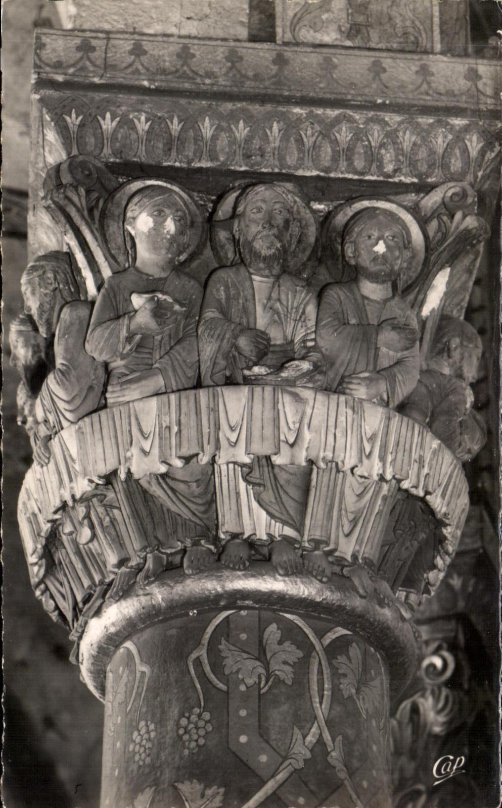 Issoire - Église Saint-Austremoine — Chapiteau de la Cène - 2e face - Trois Apôtres
