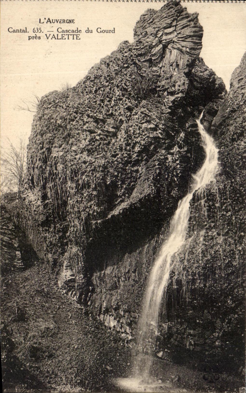 CPA L'Auvergne Cantal Cascade du Gourd Pres Valette
