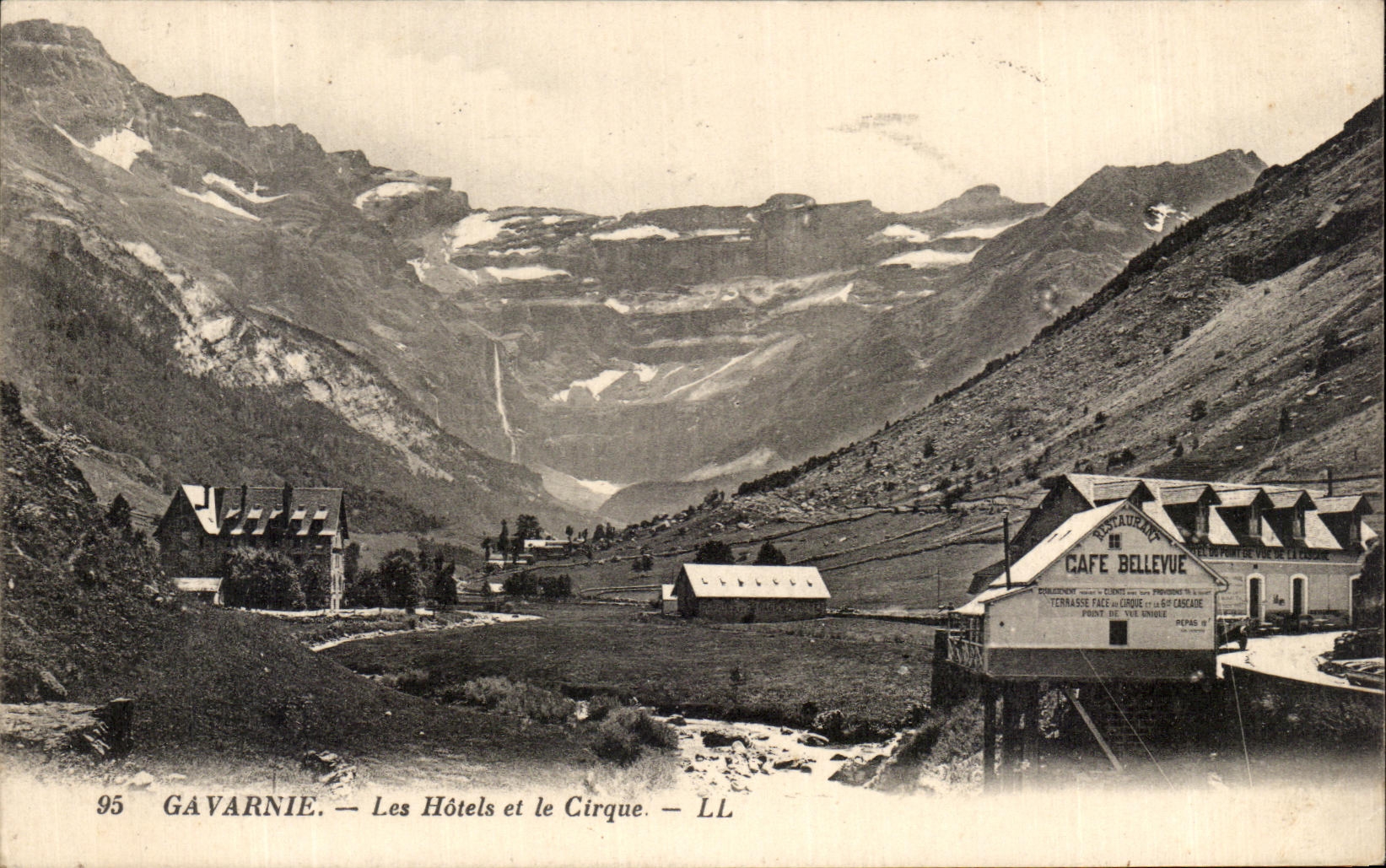 CPA Gavarnie Les Hotels et le Cirque Cafe Bellevue