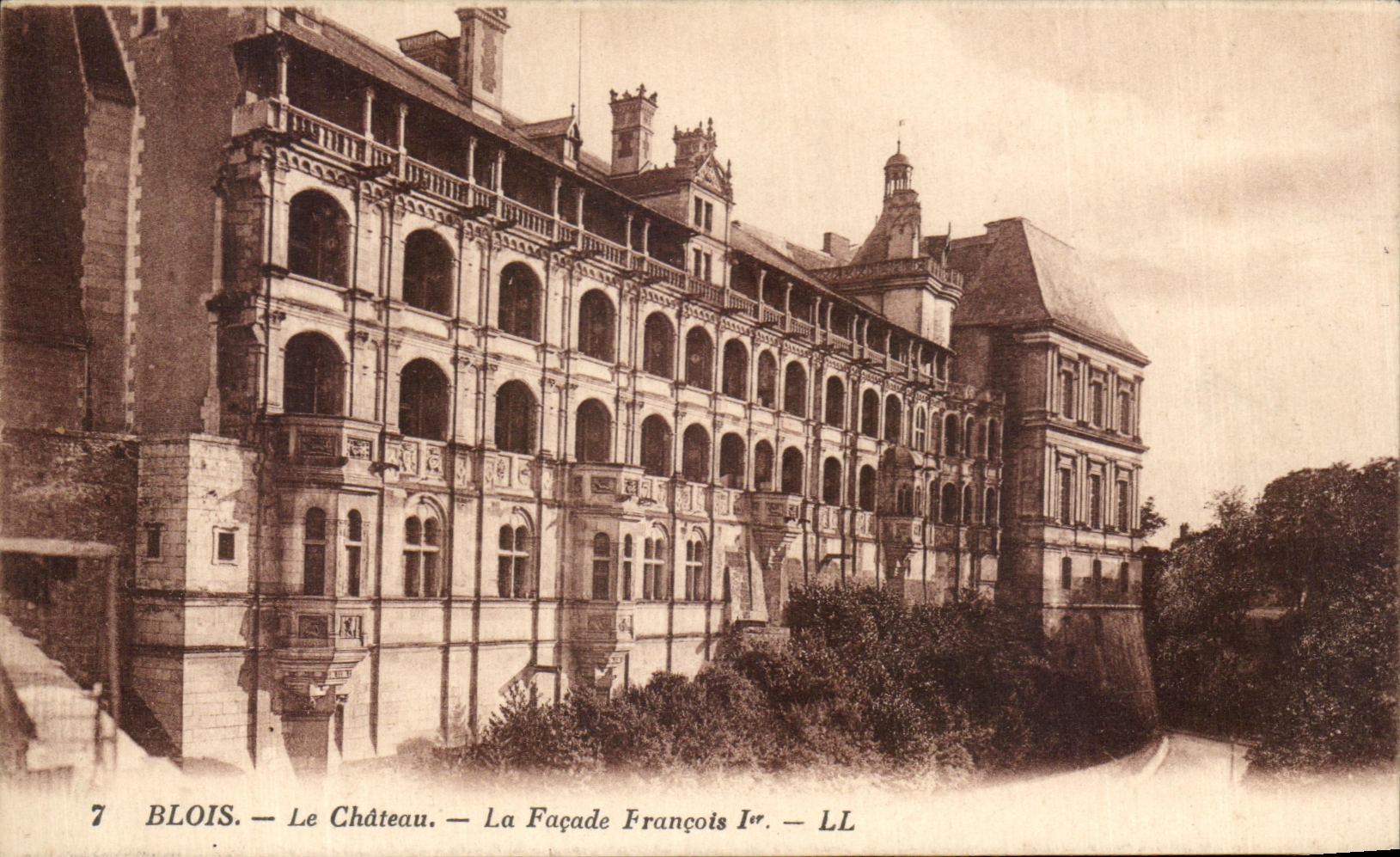 CPA Blois Le Chateau La Facade Francois 1er