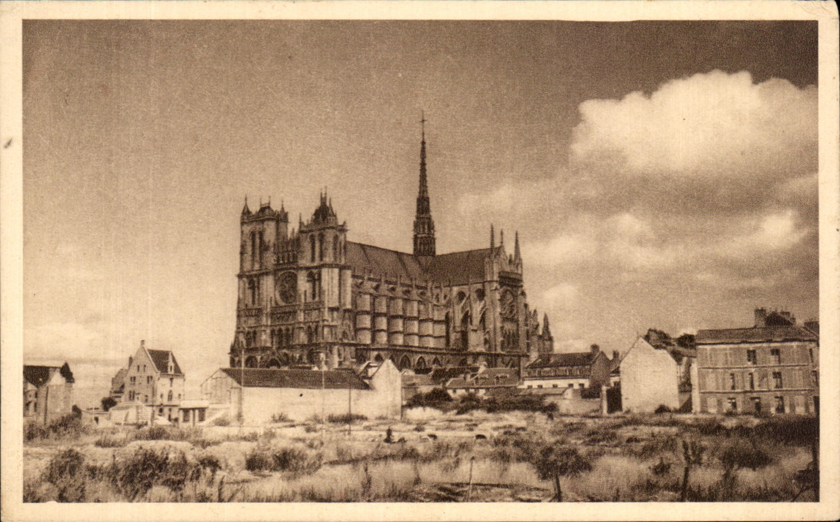 CPA Amiens La Cathedrale 
