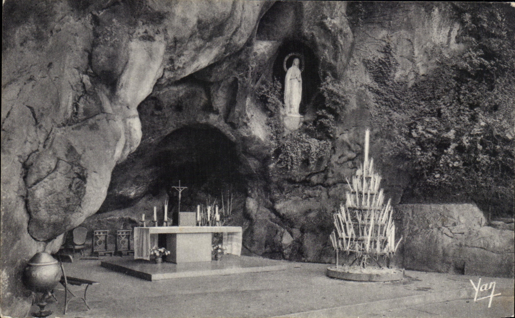 CPA Lourdes La grotte miraculeuse