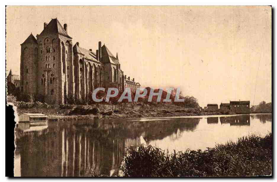 CPA CPA L'abbaye de St Pierre de Solesmes