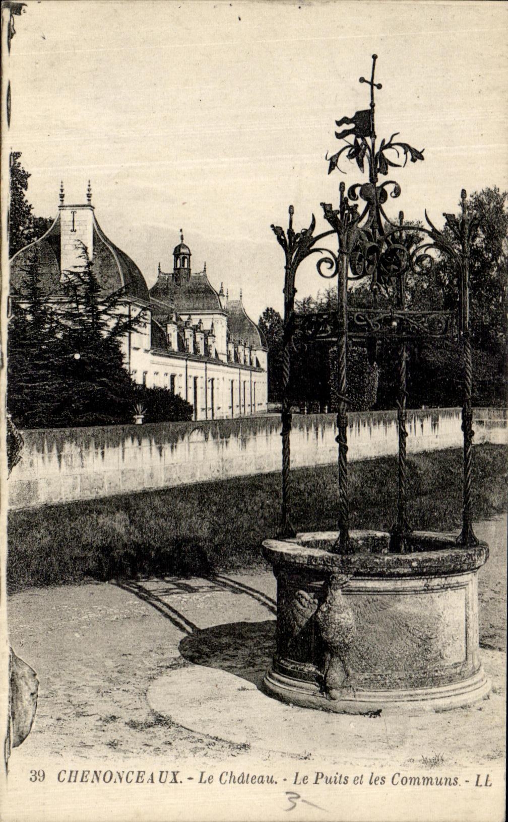 CPA Chenonceaux Le Chateau Le Puits et les Communs