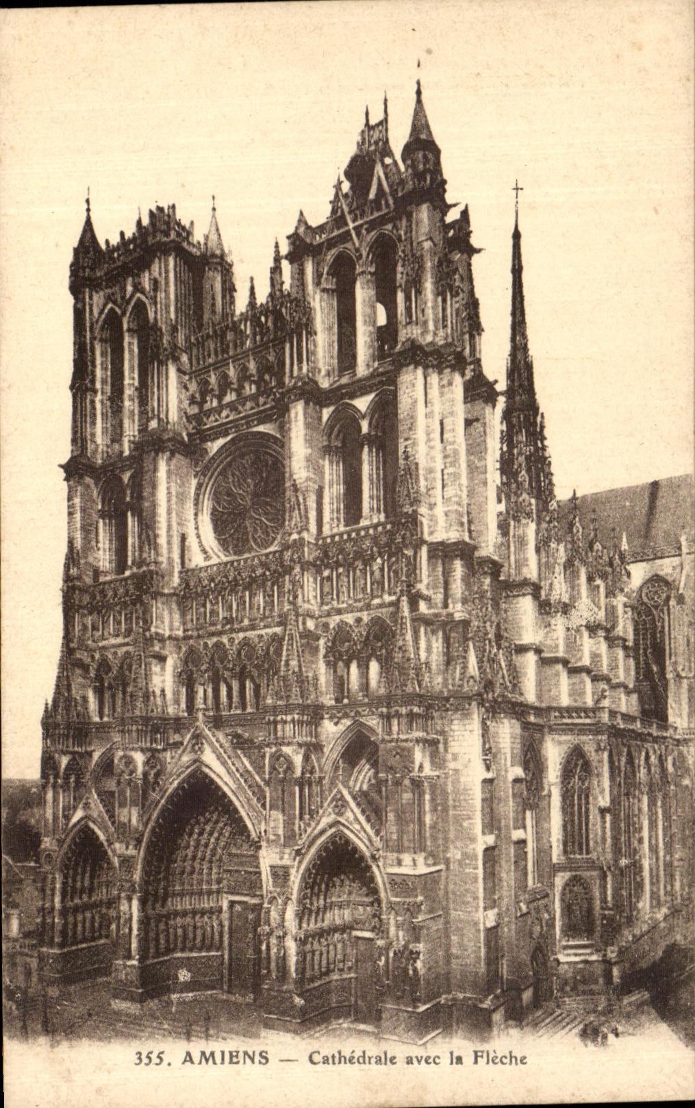 CPA Amiens Cathedrale avec la Fleche