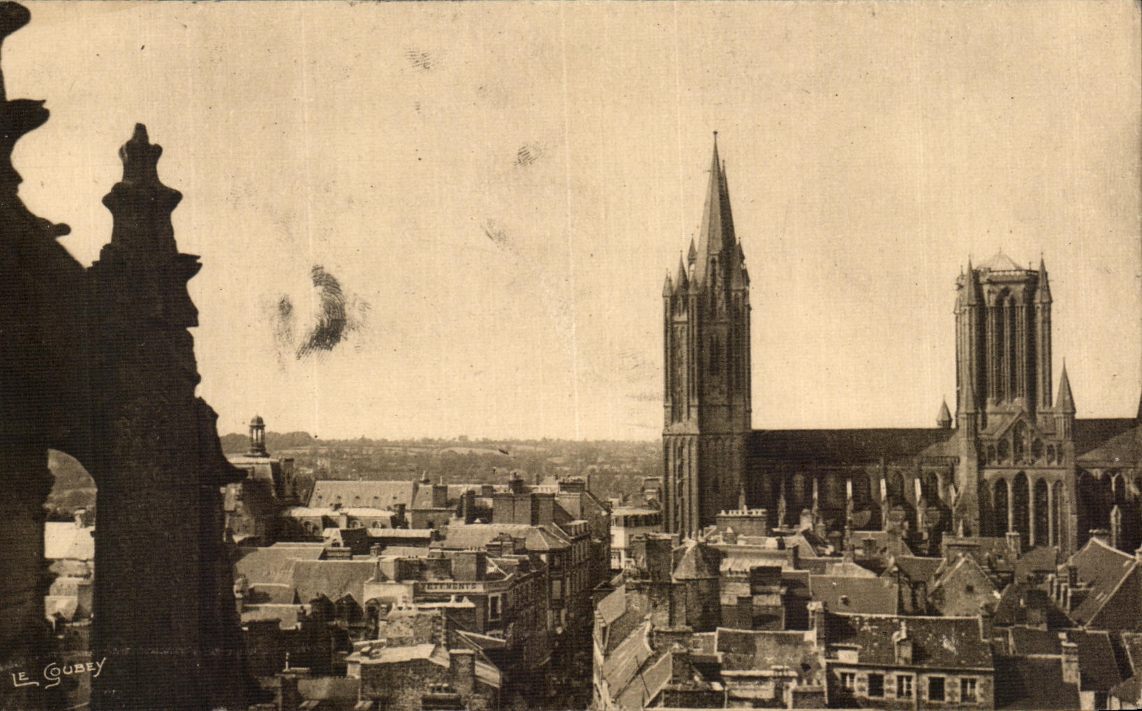CPA La Normandie Pittoresque Coutances La Cathedrale