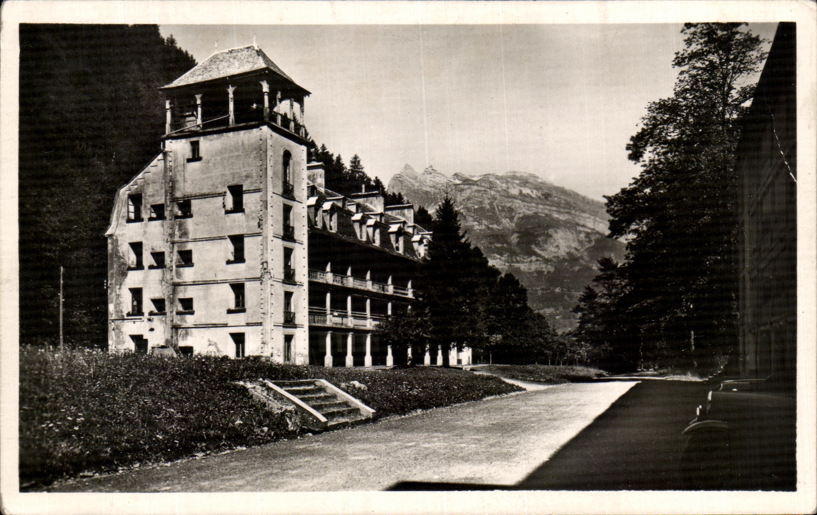 Le Fayet-Saint-Gervais — Het Therme-Ensemble en de Aiguilles van Warens — Uitgave Vouchet, Annecy