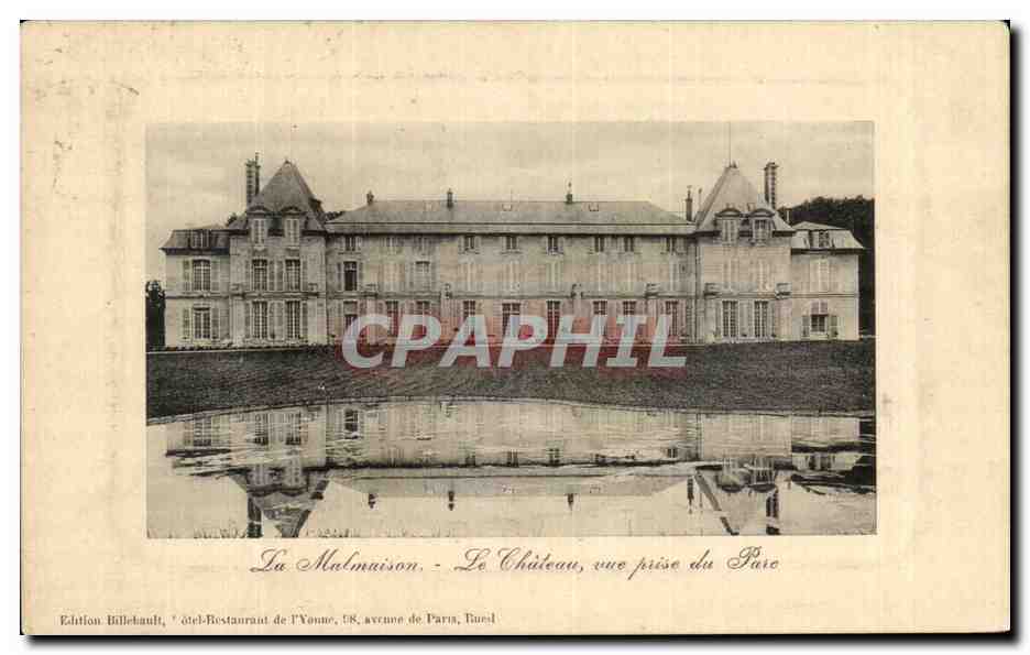 CPA La Malmaison Le Chateau vue prise du Parc