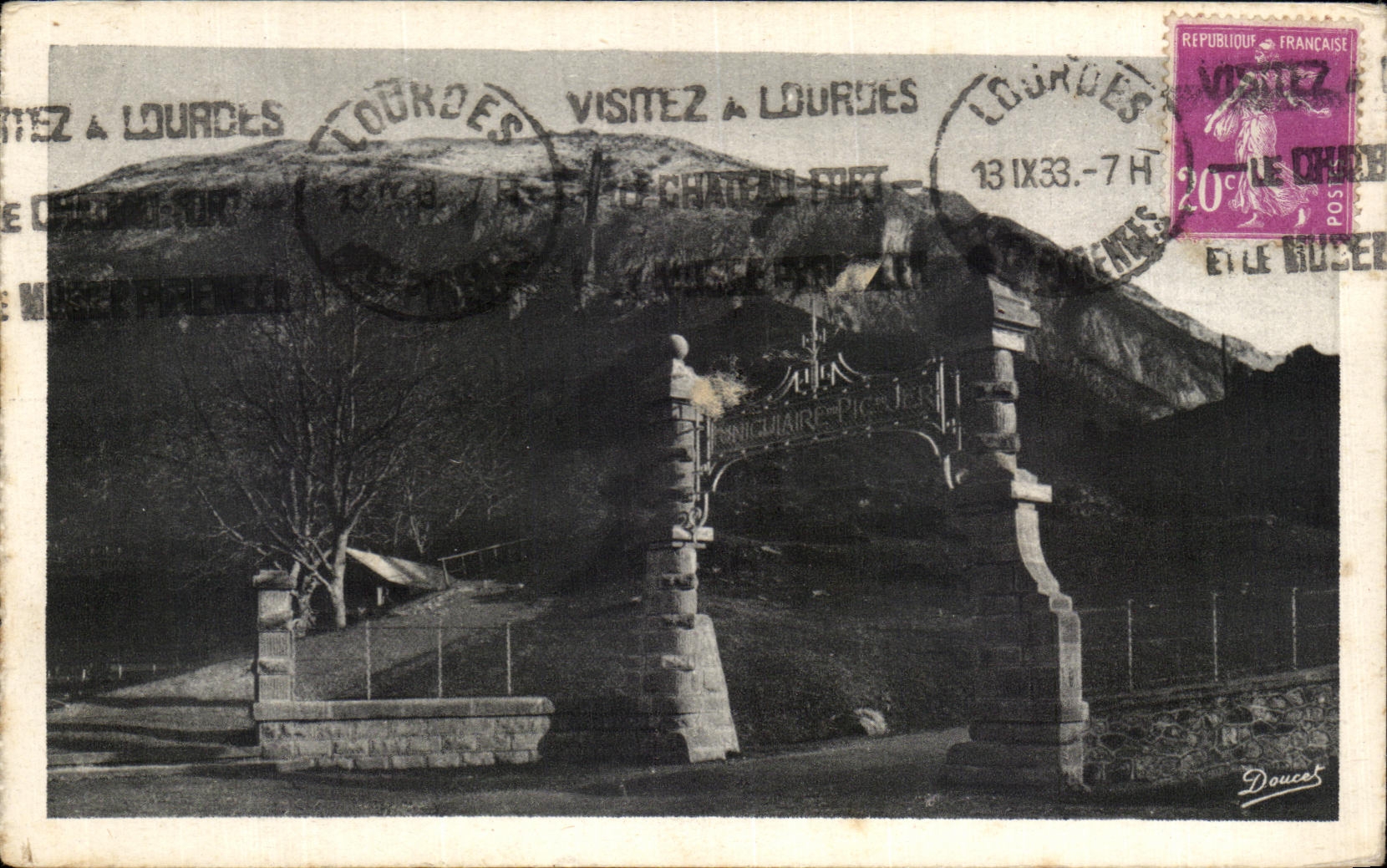 CPA Lourdes Pic du Jer Entree de la gare du funiculaire