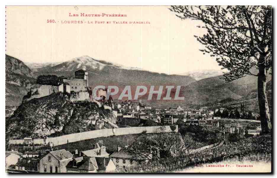 CPA les Hautes Pyrenees Lourdes Le Fort Et Vallee d'Argeles