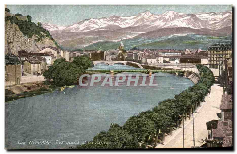 CPA Grenoble Les quais et les Alpes
