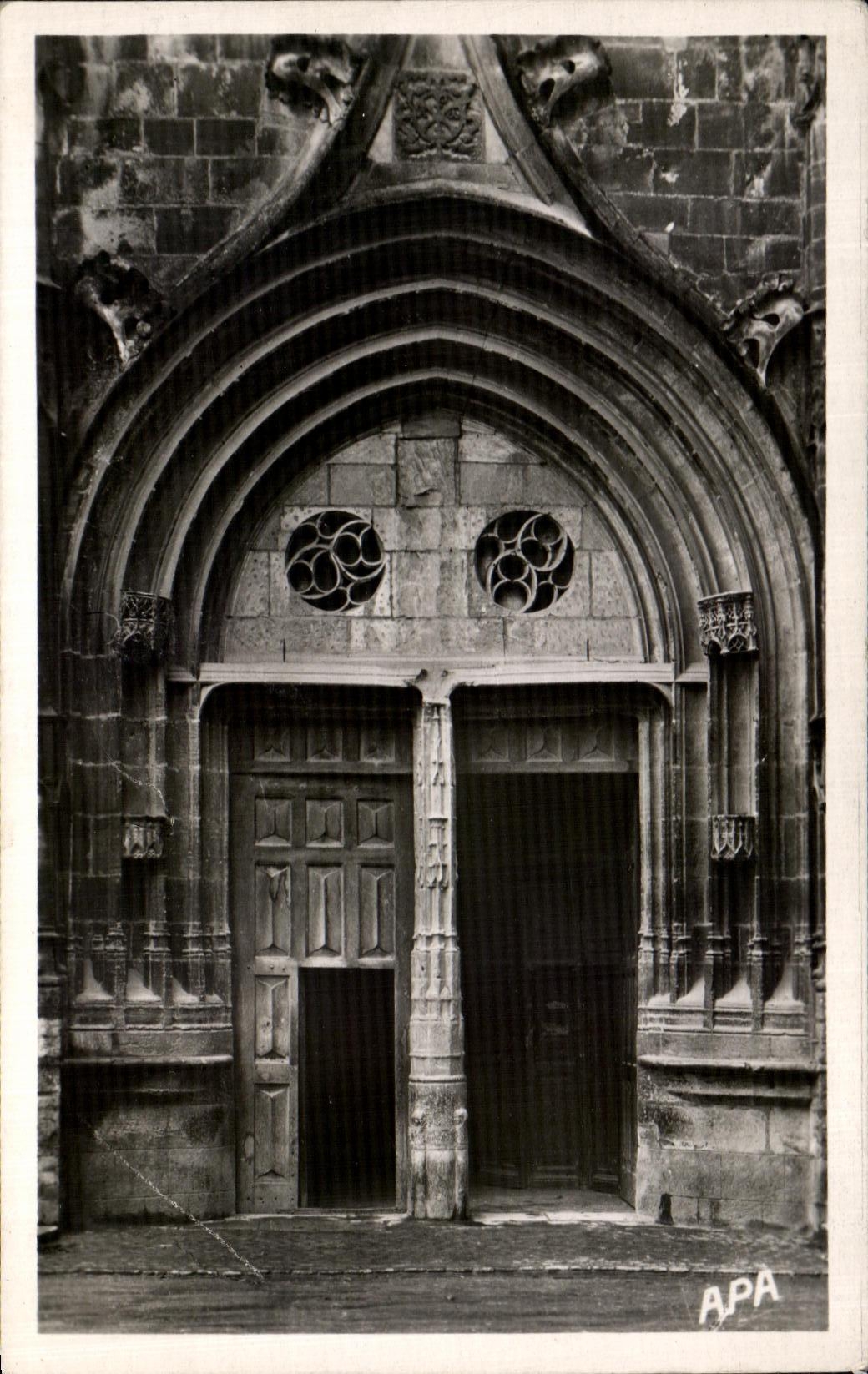 Saint-Gaudens (Haute-Garonne) — Porte principale de l'église — Les Editions A. Poux