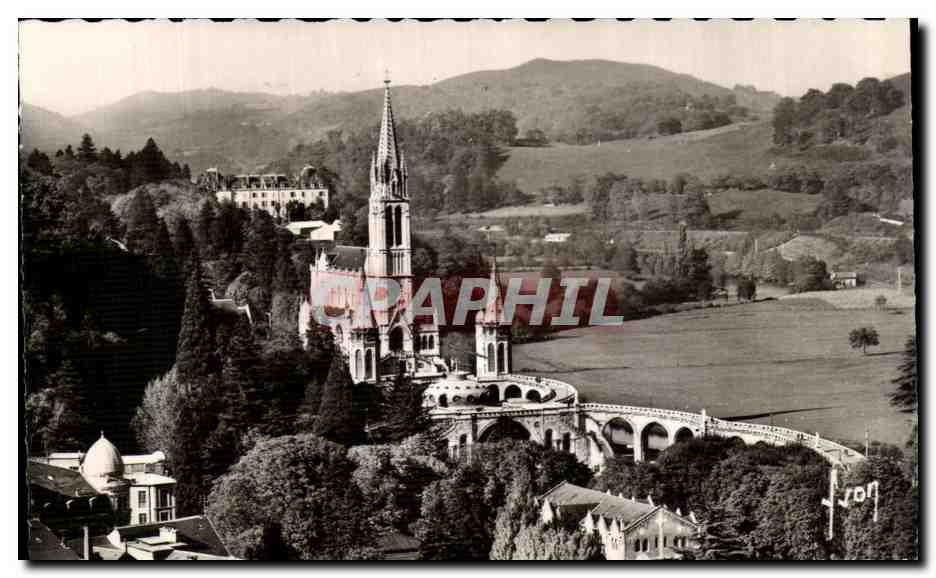CPA Lourdes La Basilique