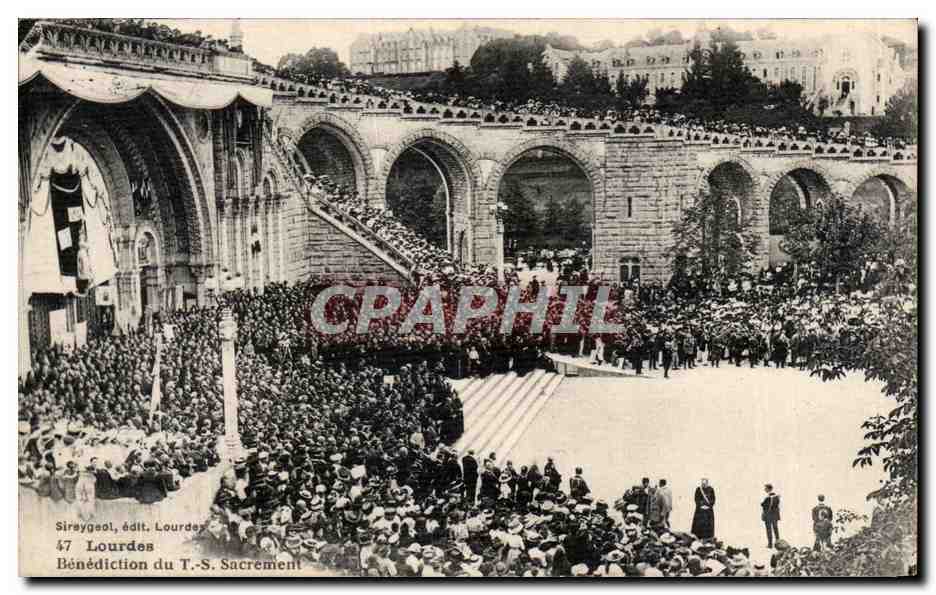 CPA Lourdes Benediction du TS Sacrement