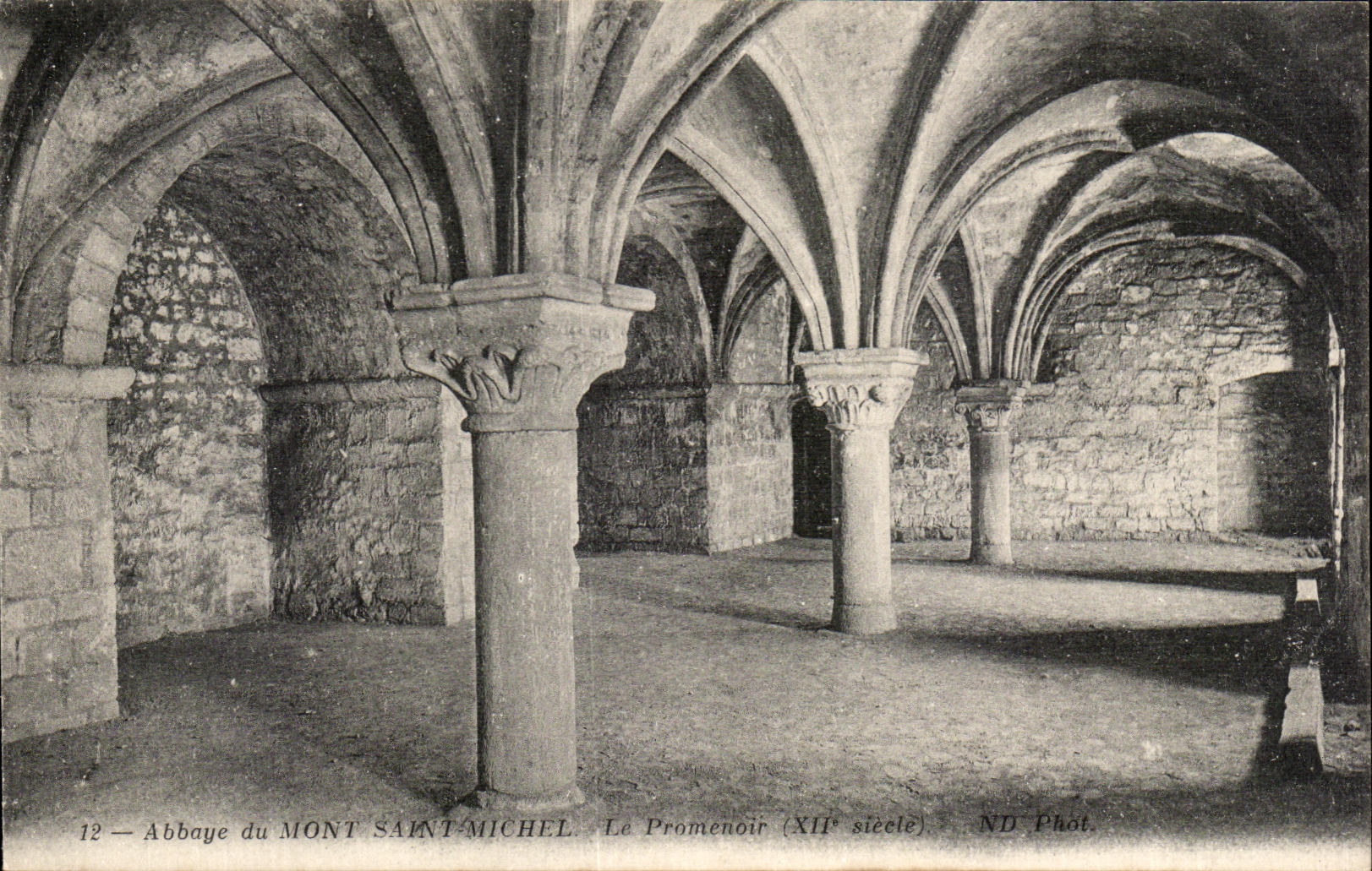 CPA Abbaye du Mont Saint Michel Le Promenoir