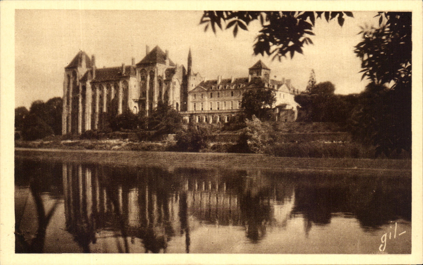 CPA Solesmes Reflets Dans La Sarthe