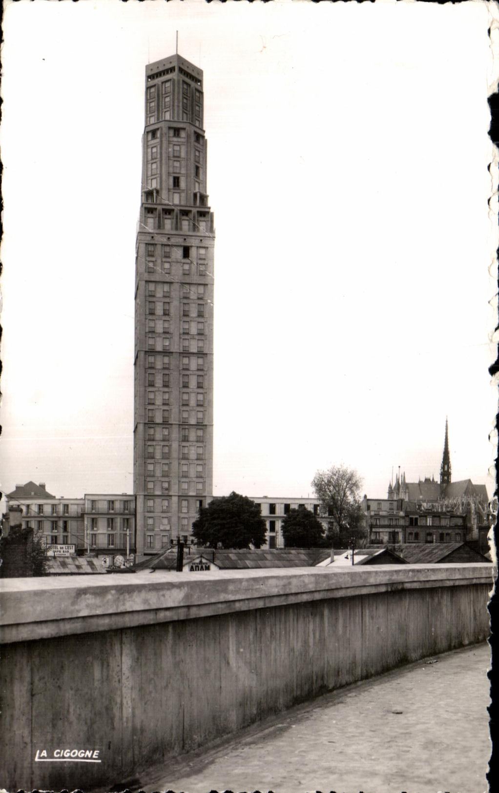 CPSM Amiens La Tour Perret