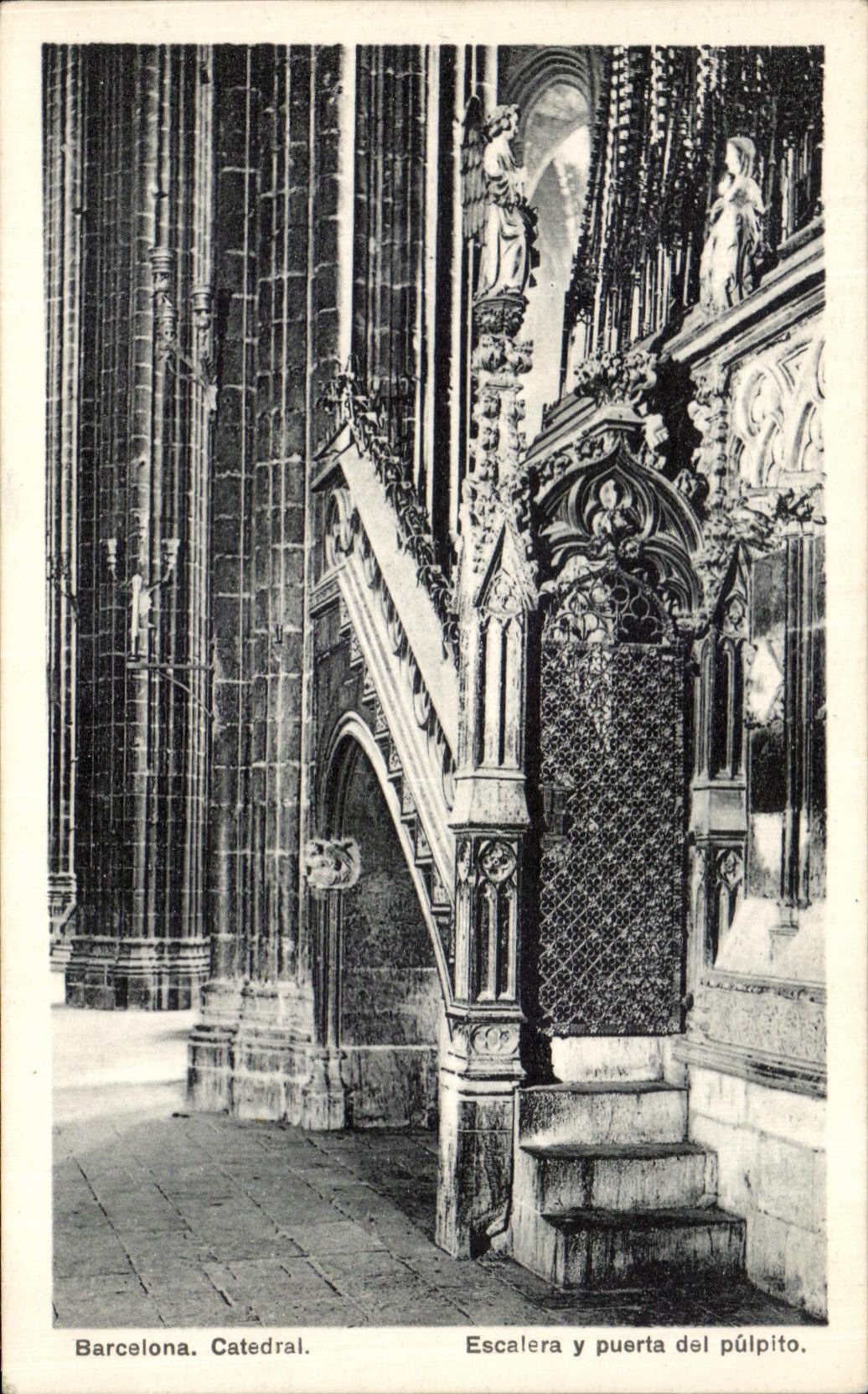 Barcelone. Cathédrale — Escalier et porte du poulpit