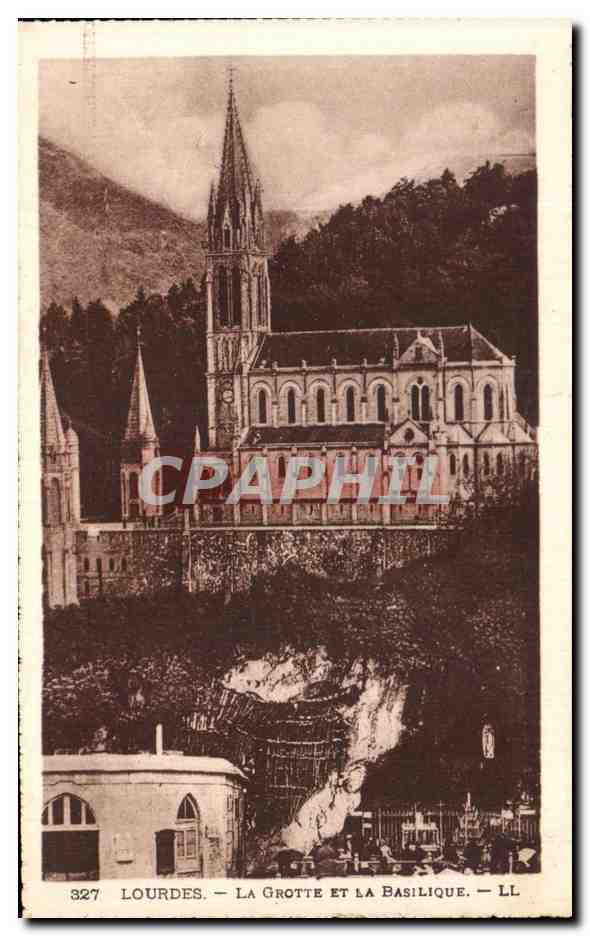 CPA Lourdes la Grotte Et La Basilique