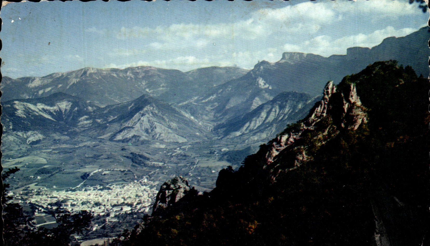 CPA Die Vue Generale Et Les Montagnes Du Vercors
