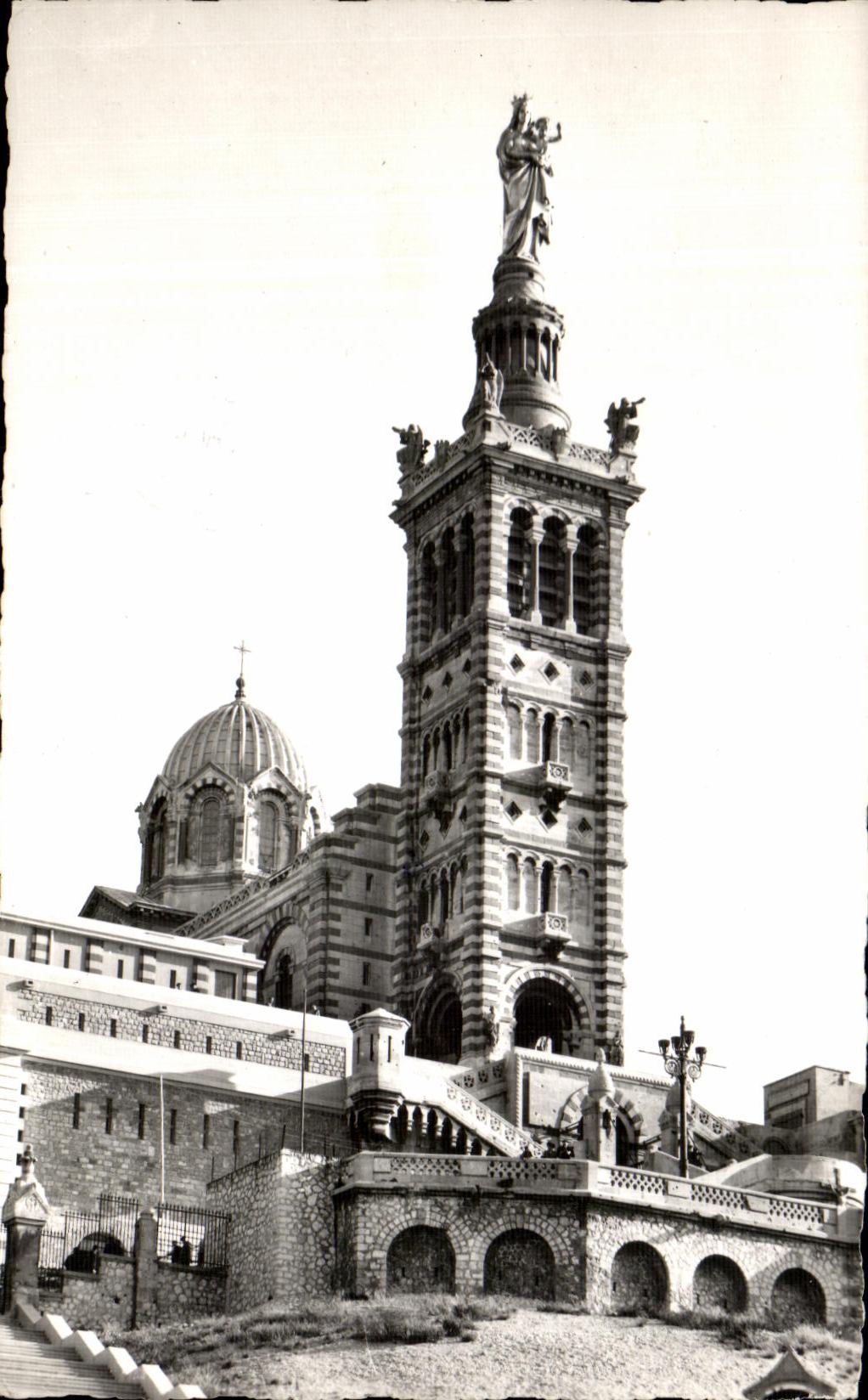 CPA Marseille Basilique Notre Dame De La Garde