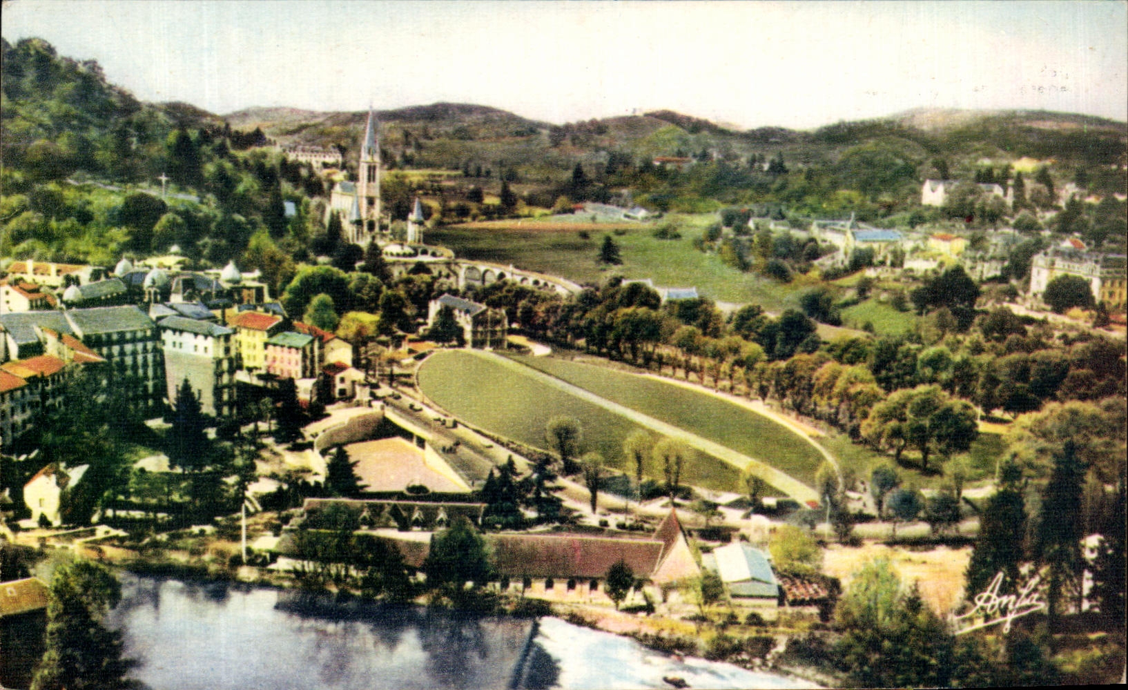 Lourdes — Vue générale des deux Basiliques — Ed. d'ANFA