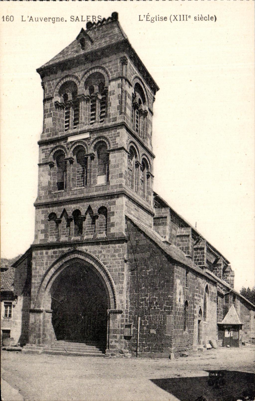 CPA L'Auvergne Salers l'Eglise