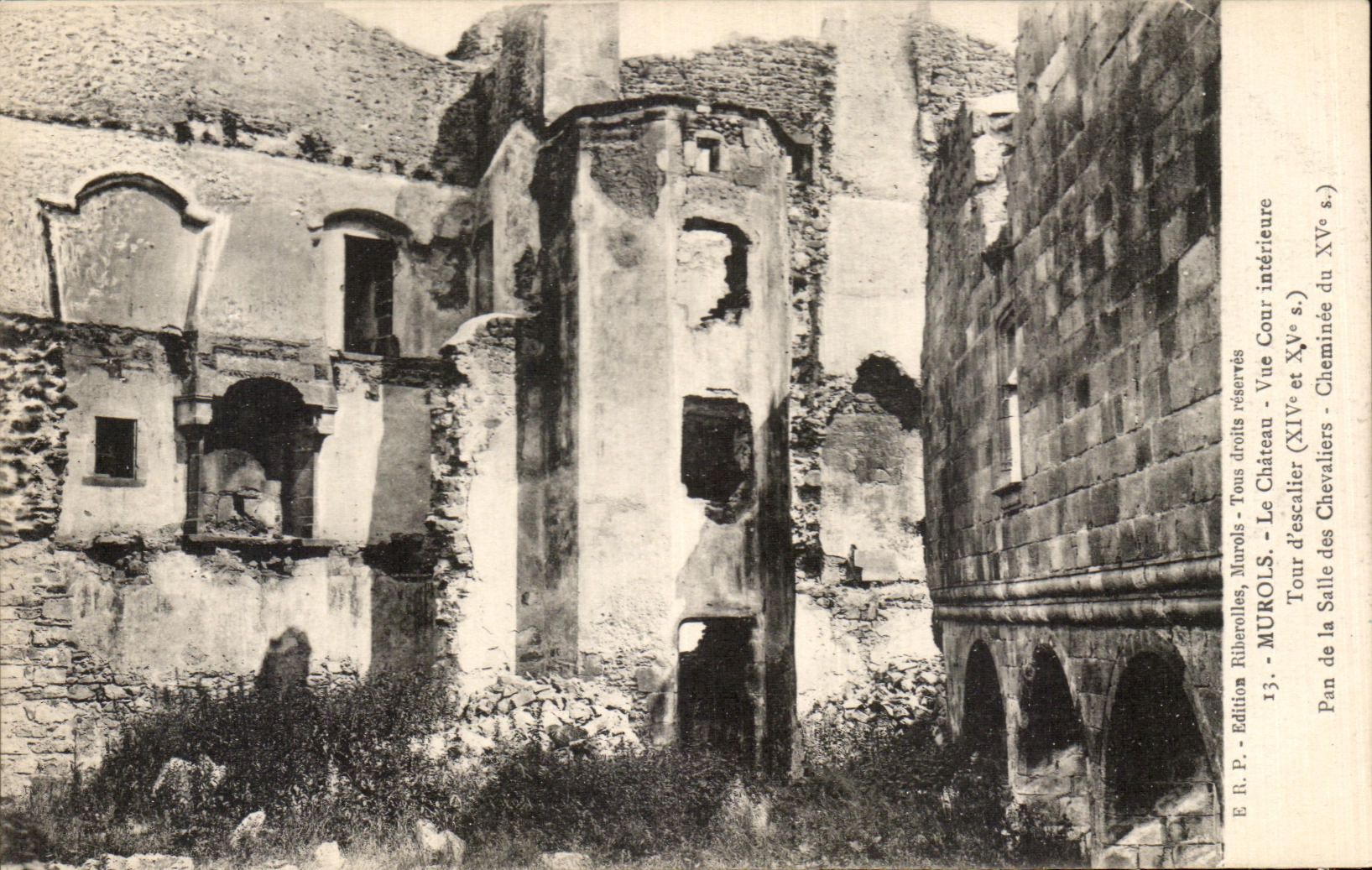 Murois - Le Château - Vue intérieure des ruines - Tour d'escalier et Salle des Chevaliers