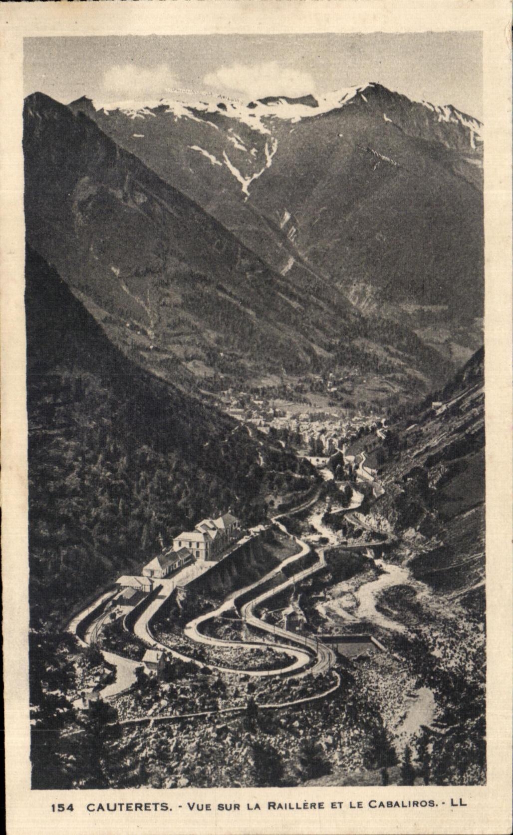 Cauterets - Vue sur la Raillère et le Cabaliros - LL