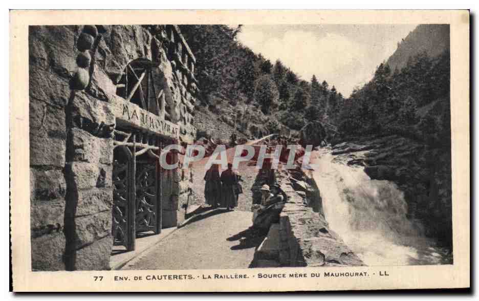 CPA Env De Cauterets La Raillere Source Mere Du Mauhourat
