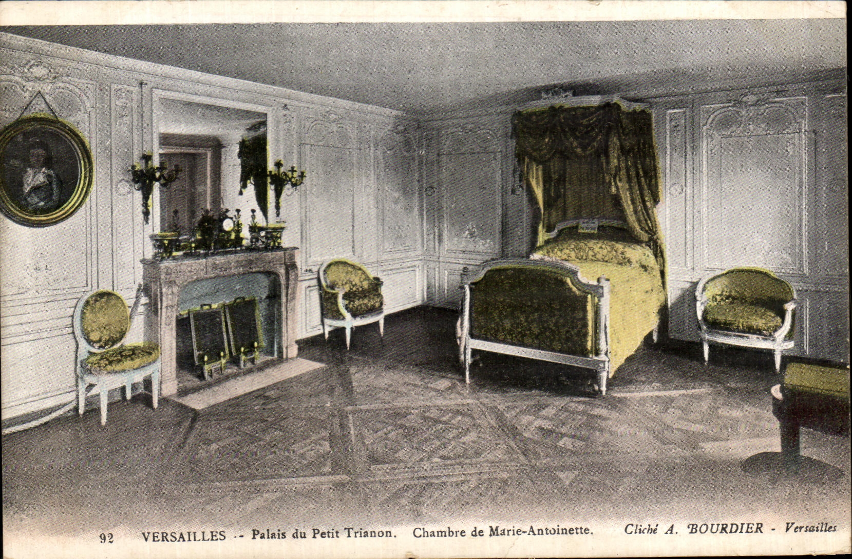 Versailles -- Palais du Petit Trianon. Chambre de Marie-Antoinette. Cliché A. BOURDIER - Versailles.