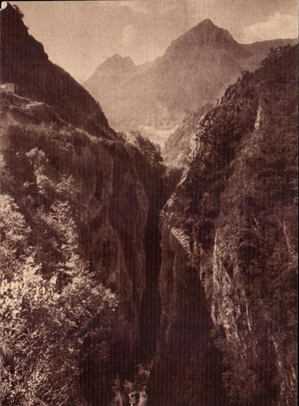 Les Pyrénées — Route de Gavarnie près du Pont-Napoléon — Éditions Jové, Pau