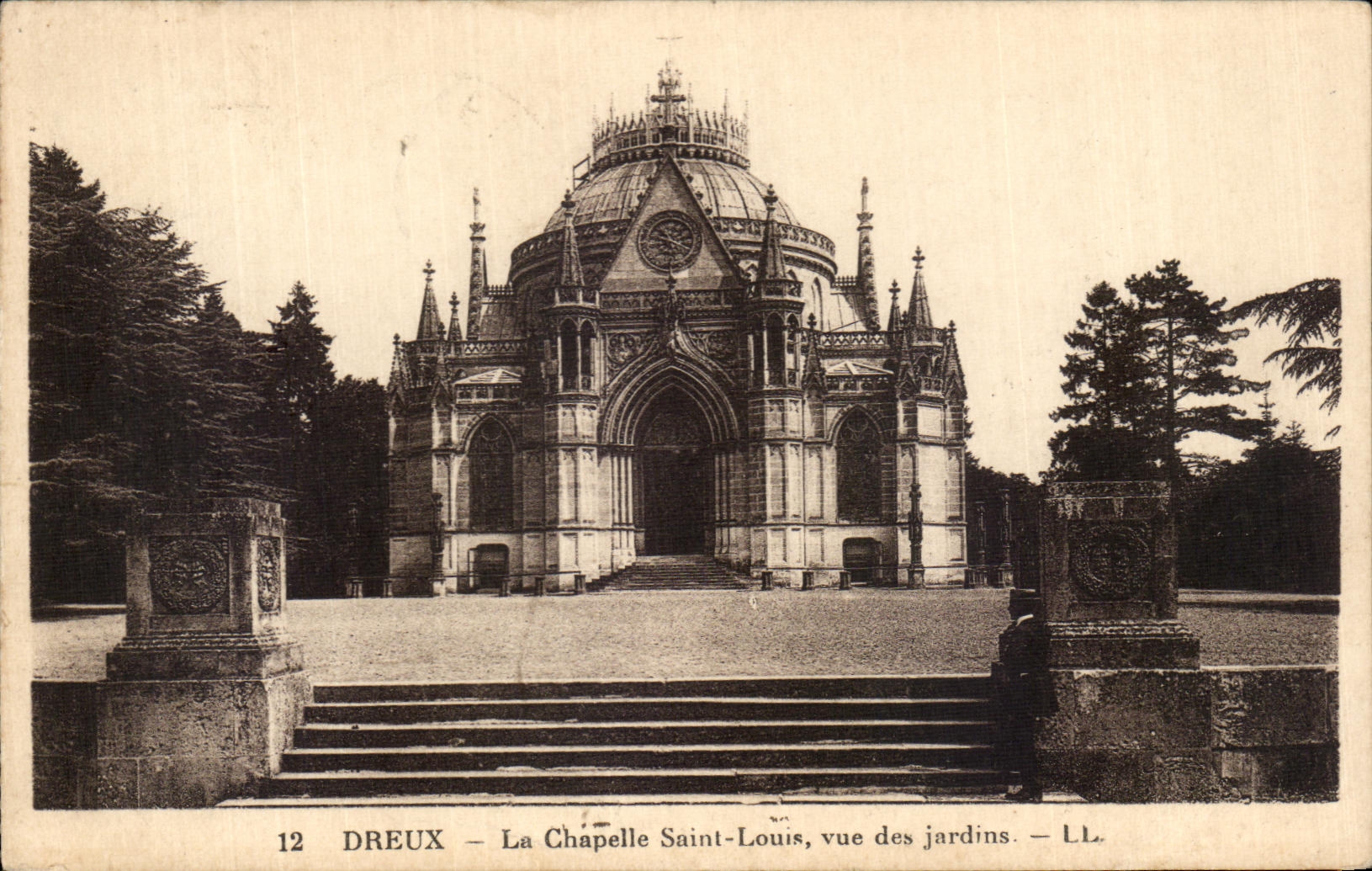 Dreux — La Chapelle Saint-Louis, vue des jardins — LL. n°12