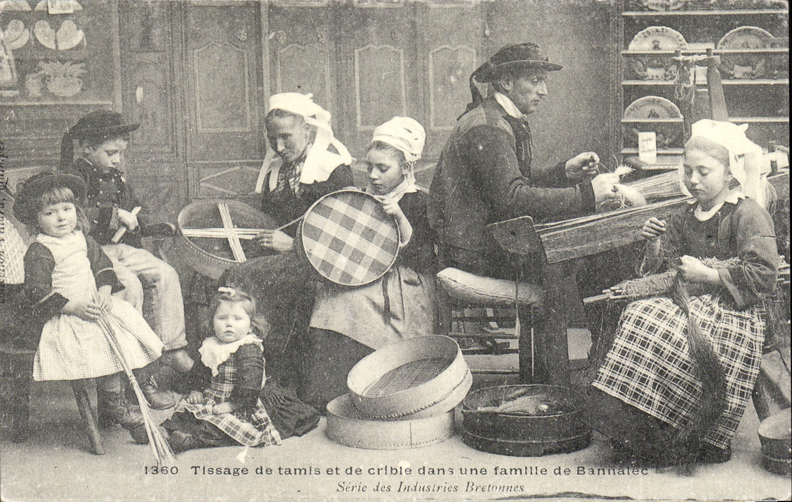 REPRO Tissage de Tamis et de crible dans une Famille de Bannalec Bretagne Folklore 