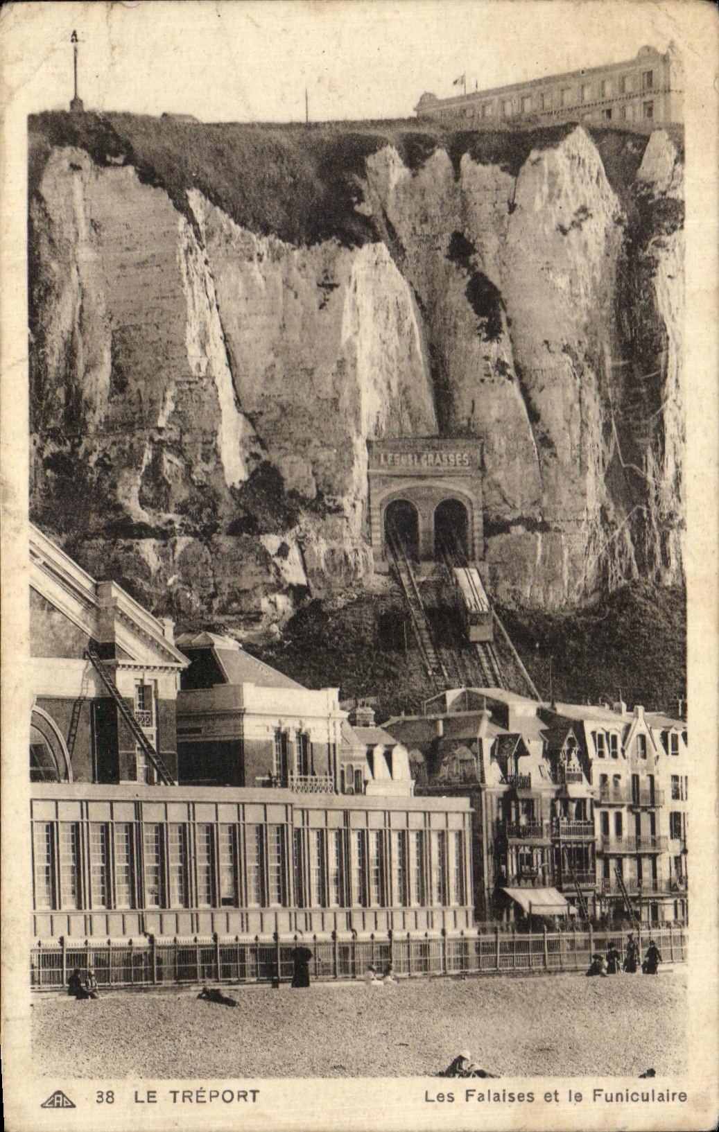 CPA Le Treport Les Falaises et le Funiculaire