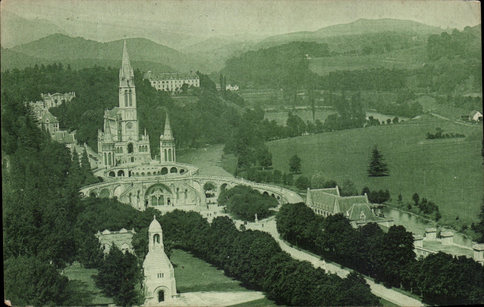 CPA Lourdes Panorama pris du Chateau Fort