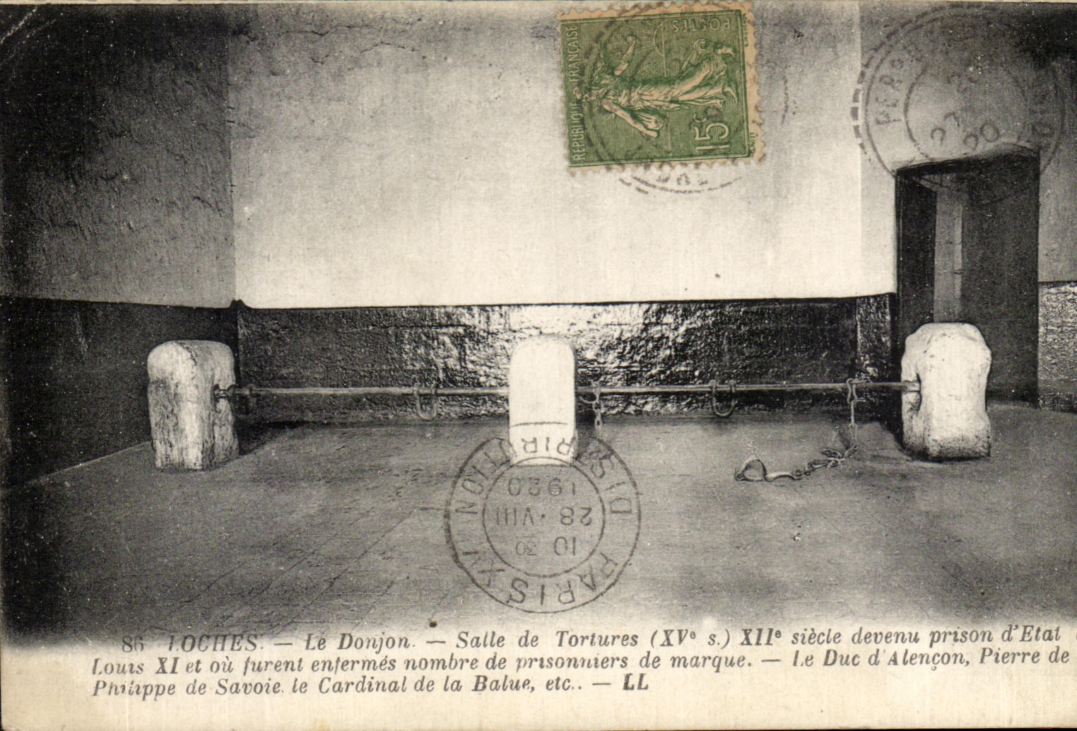 CPA Loches Le Donjon salle de Tortures devenu prison d'Eta'