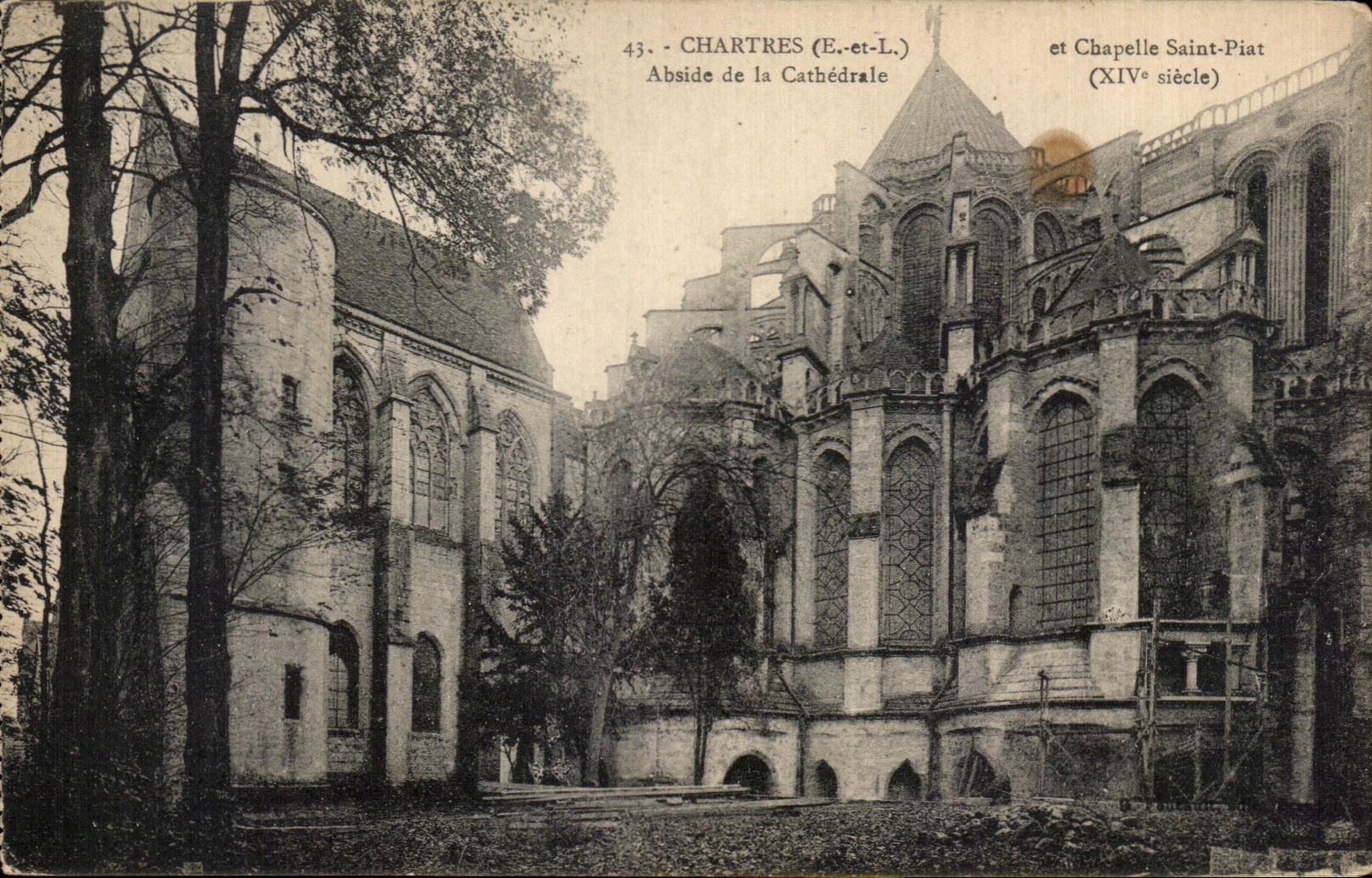 Chartres (E-et-L.) — Abside de la Cathédrale et Chapelle Saint-Piat (XIVe siècle)