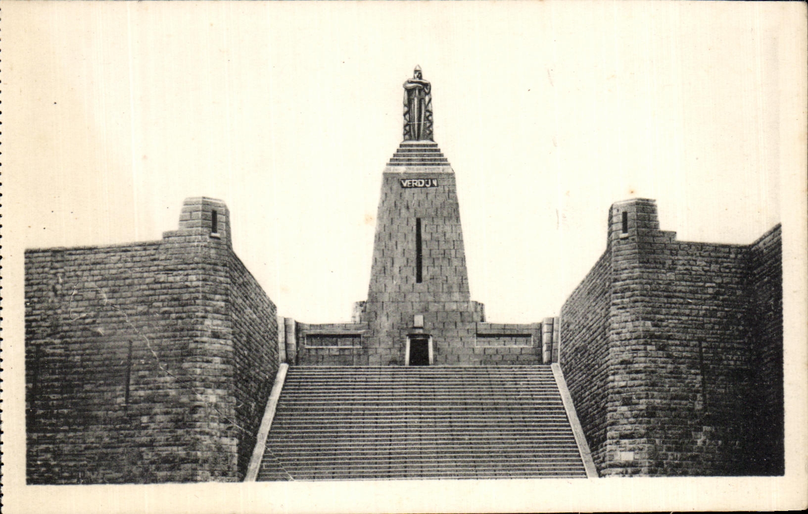 Denkmal für die Soldaten von Verdun — Verdun — Éditions Verdun
