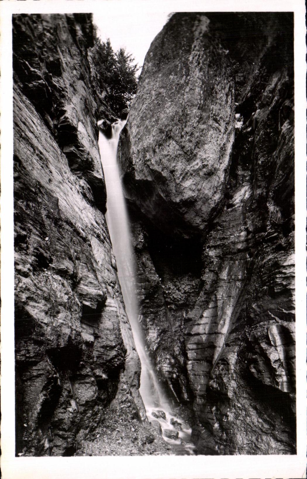 Allevard-les-Bains — Cascade du Buisson ou de la Pierre tombante — Albert Feugier, Édition de « La Maison Alpine »