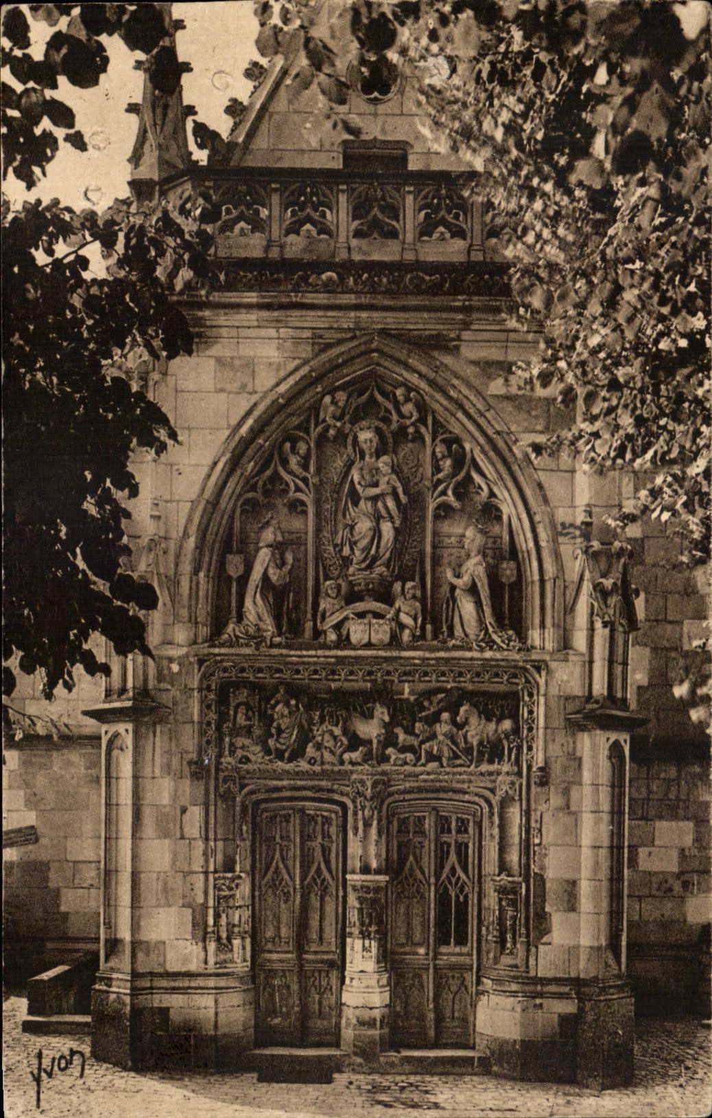 CPA Chateaux De La Loire Chateau d'Amboise Porte de la Chapelle St Habert
