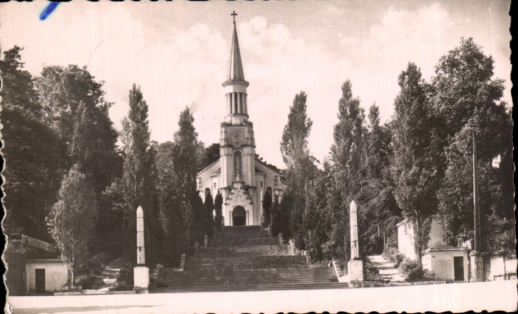 Bagnolles-de-l'Orne — Chiesa del Sacro Cuore — Editore: Tipografia R. Arnaud, Bagnolles-de-l'Orne
