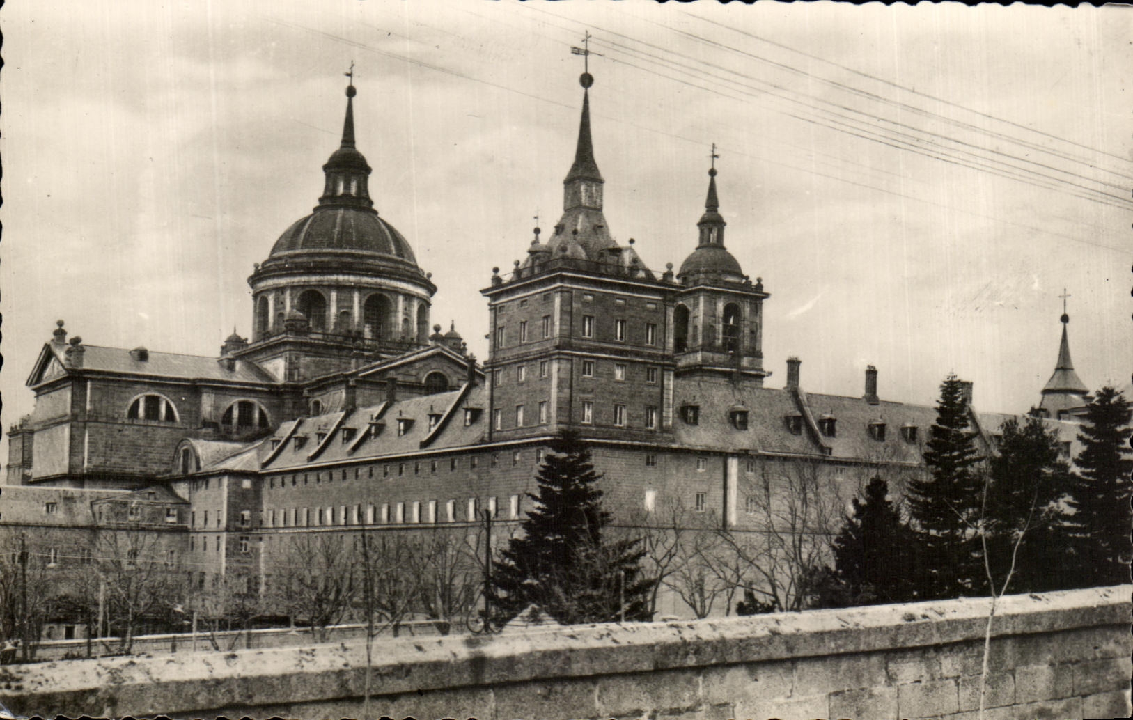 CPA Monasterio de El Escorial Exterior de la Iglesia