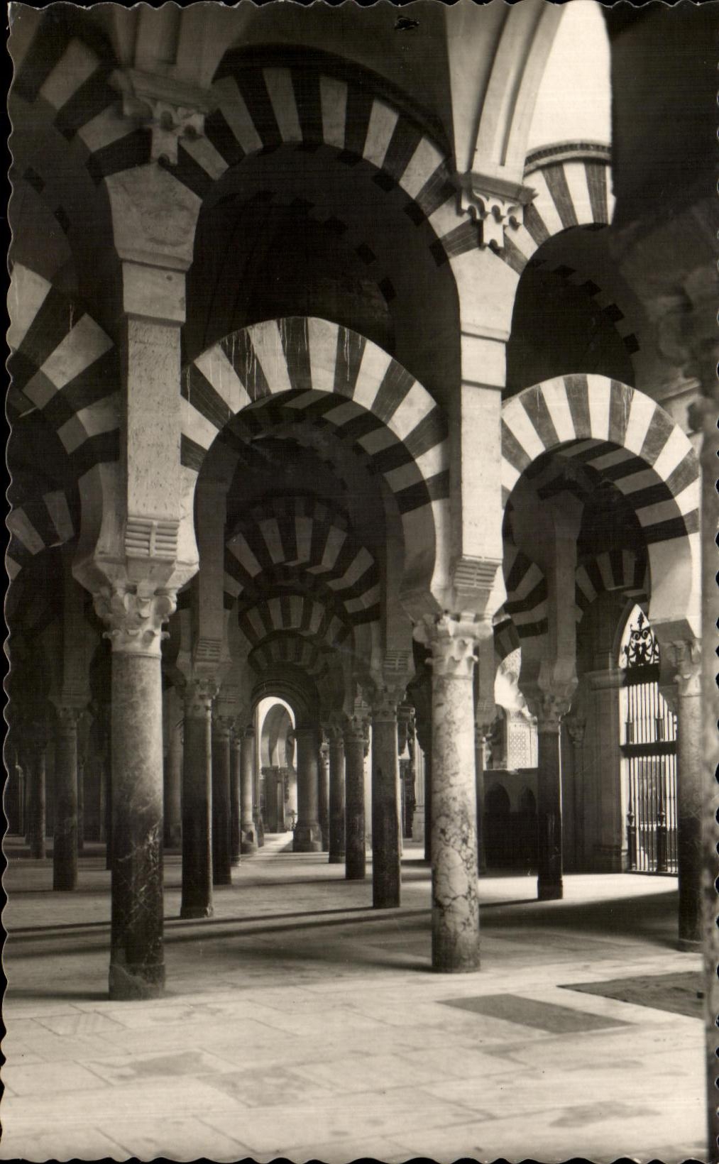 CPA Cordoba Mezquita Catedral Columnas