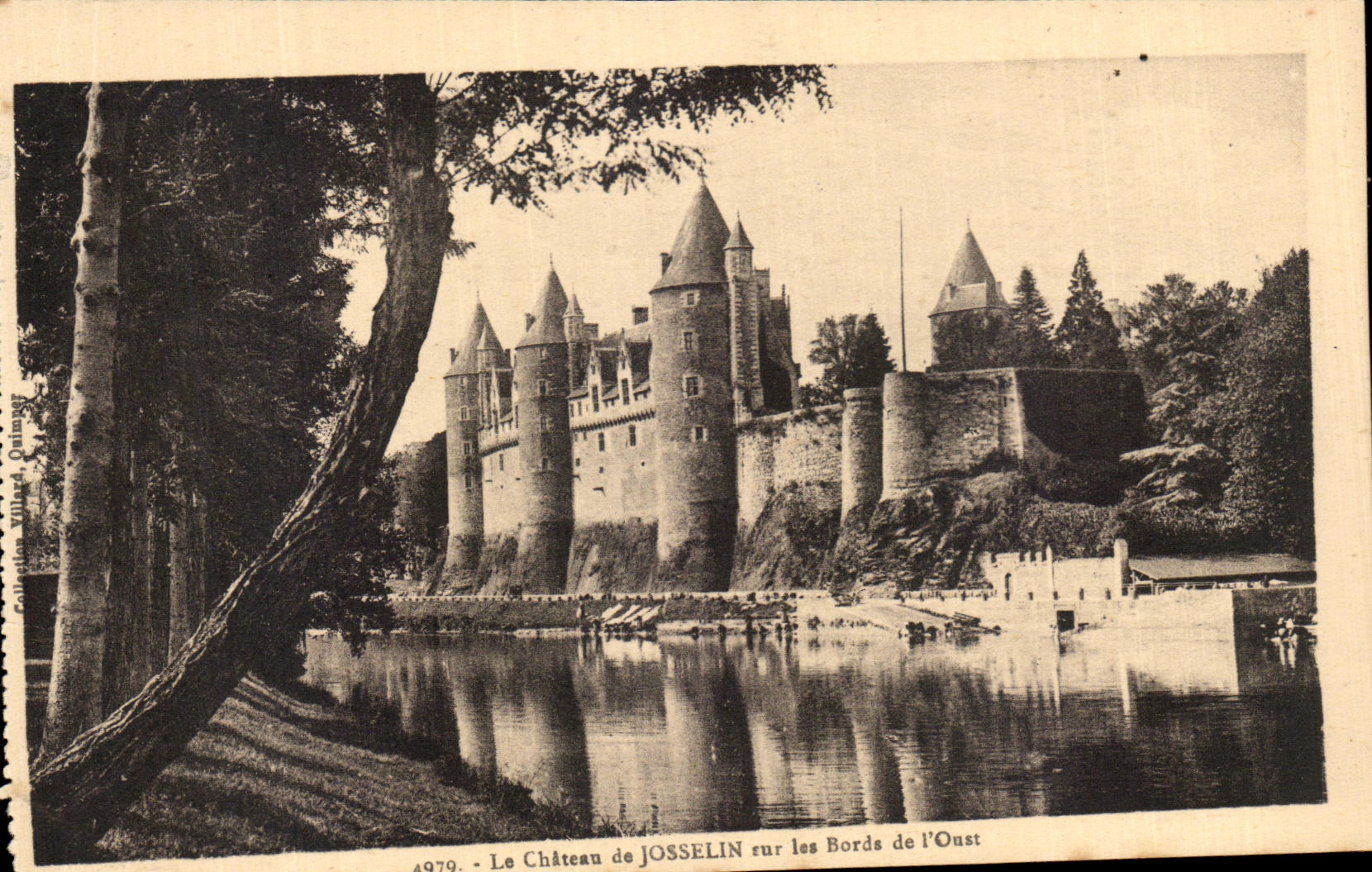 Le Château de JOSSELIN sur les Bords de l'Oust — éditeur Coll. Villard Quimper, n° 4979