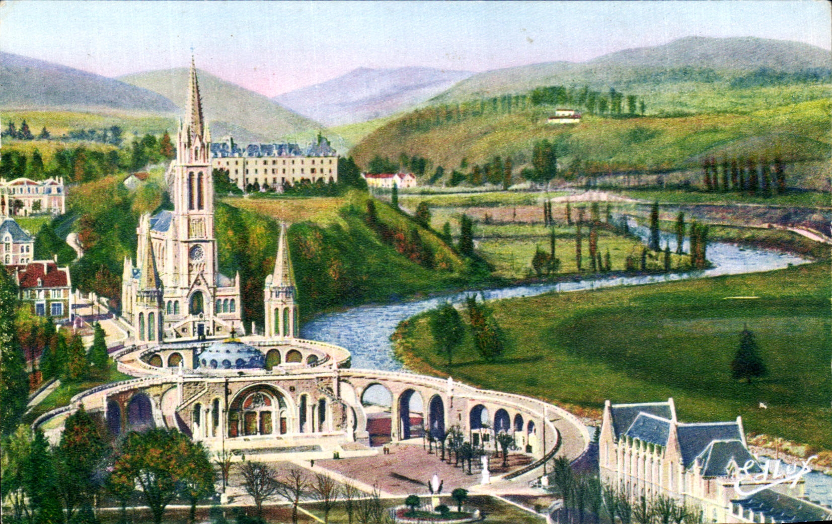 CPA Lourdes La Basilique vue du Chateau Fort