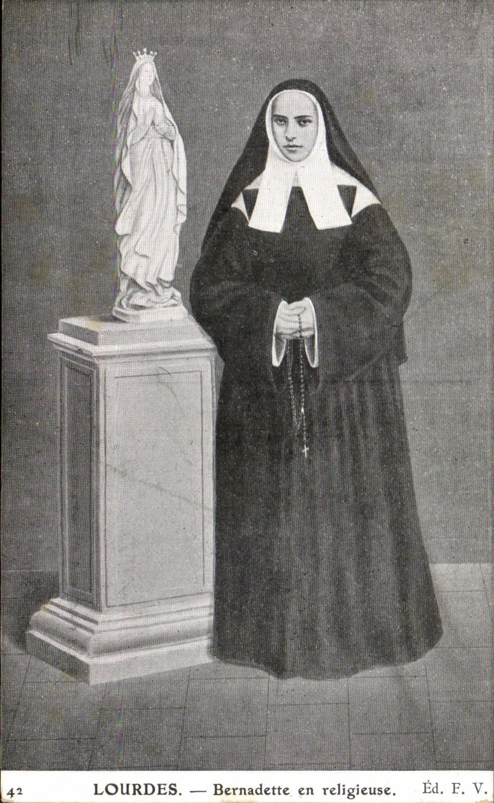 CPA Lourdes Bernadette en religieuse